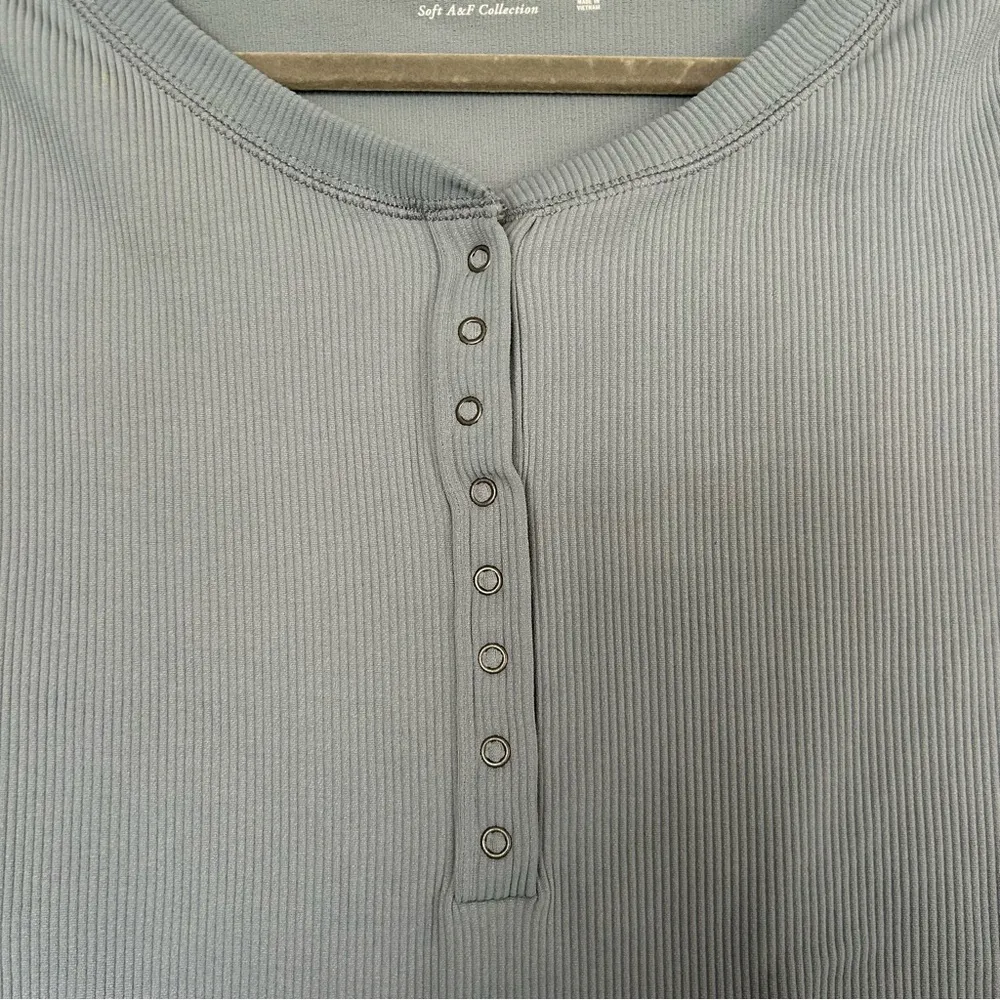 Abercrombie & Fitch Dusty Blue Ribbed Short Sleeve Henley Bodysuit S - Image 4