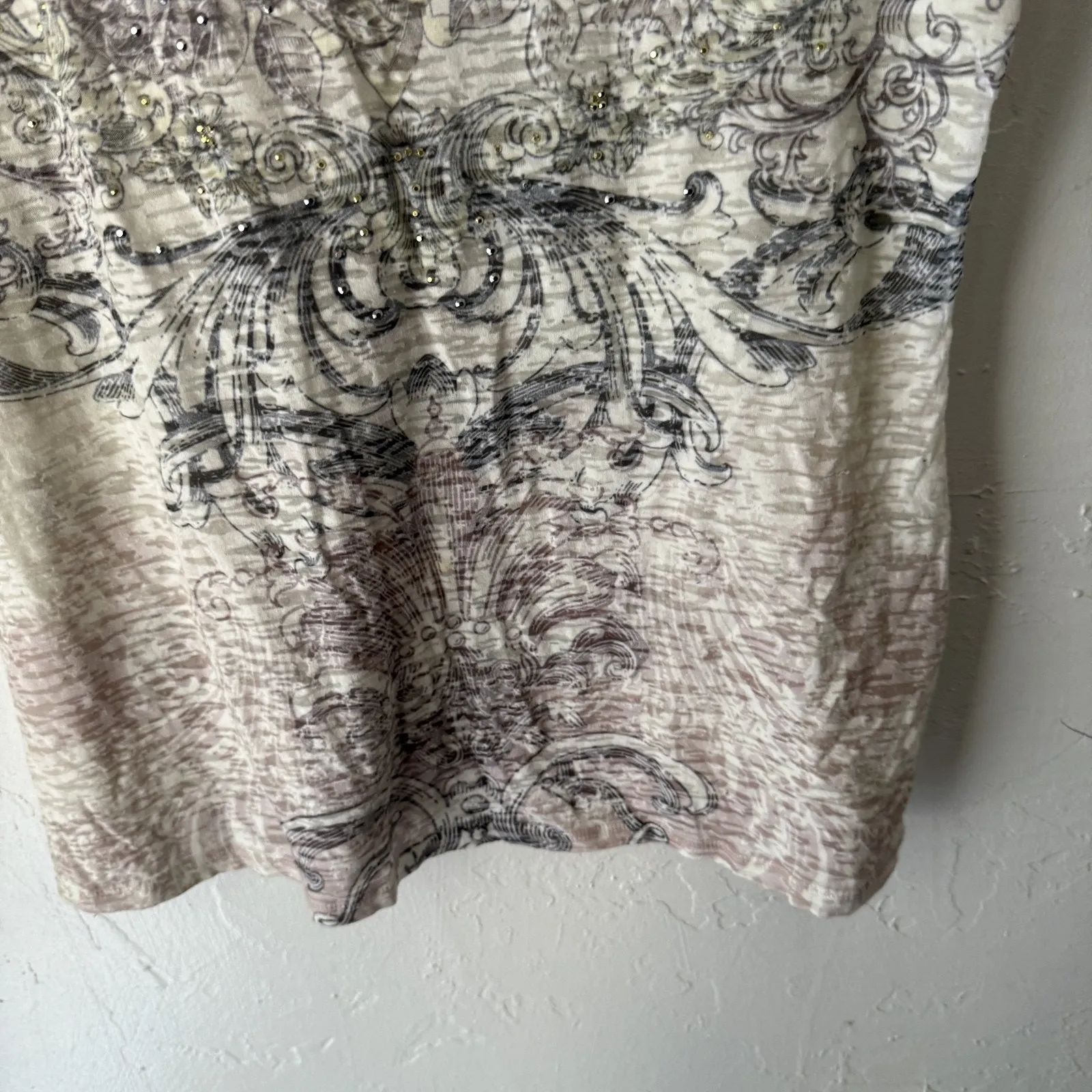 Cato Y2k Tuscan Large White‎ Gray Short Sleeve Rhinestone Scroll Print Top - Image 3