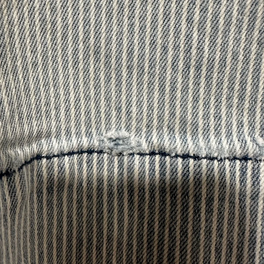 Westport Women’s Sz:16 Blue & White Mini Vertical Stripe Walking Bermuda Shorts. - Image 15