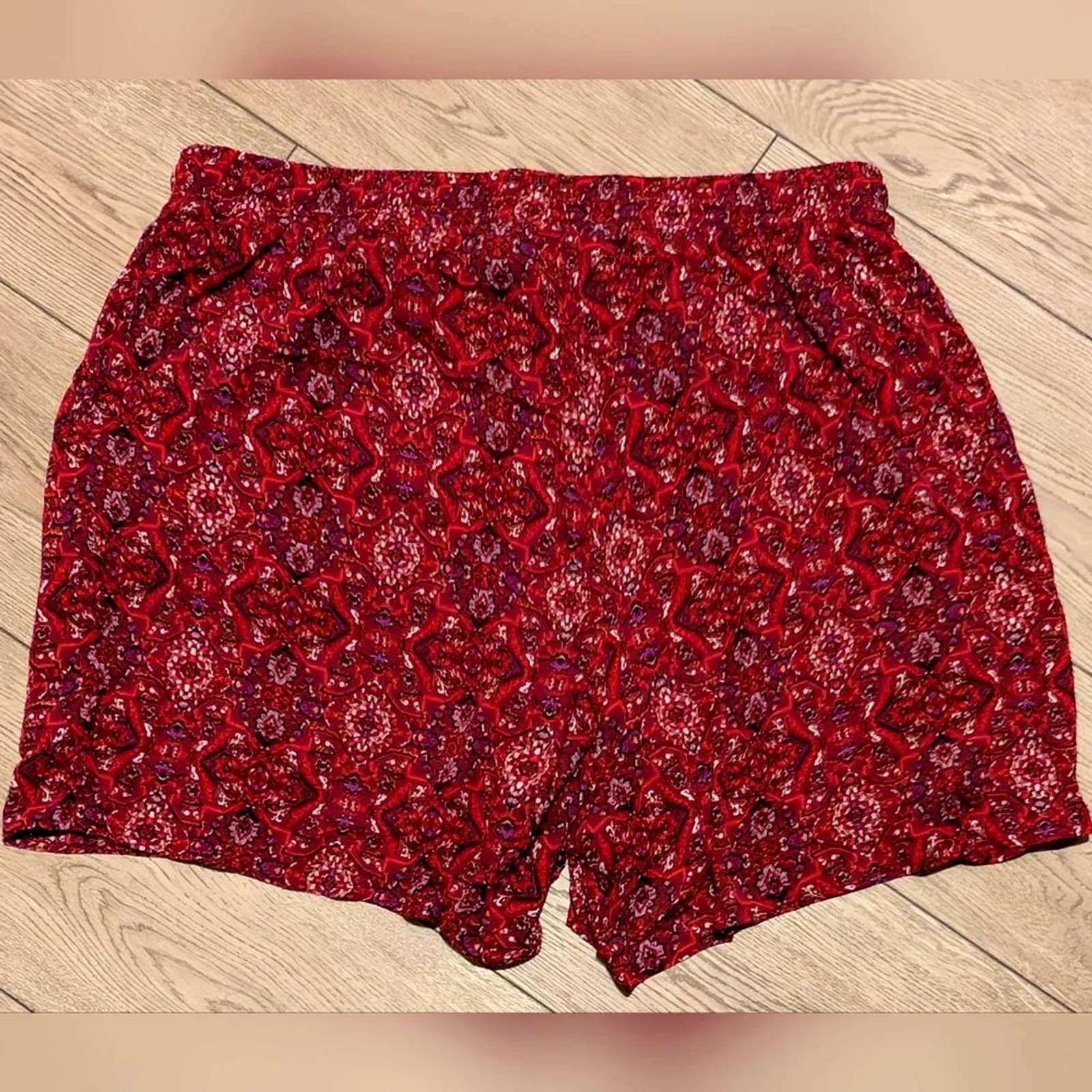 Torrid Shorts Plus 2 2X 18 20 Red Purple Print Skorts Flowy‎ Skort Casual Summer - Image 3