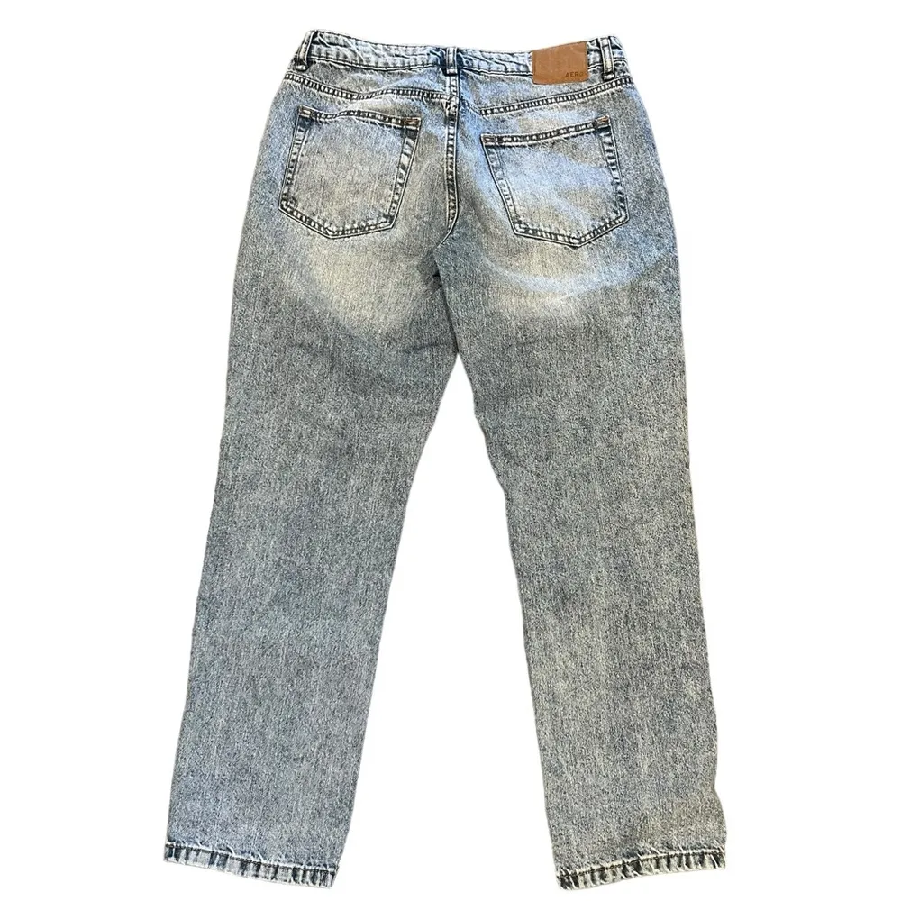 Aeropostale Distressed Boyfriend Mid Rise Light Wash Jeans Sz 8 - Image 4