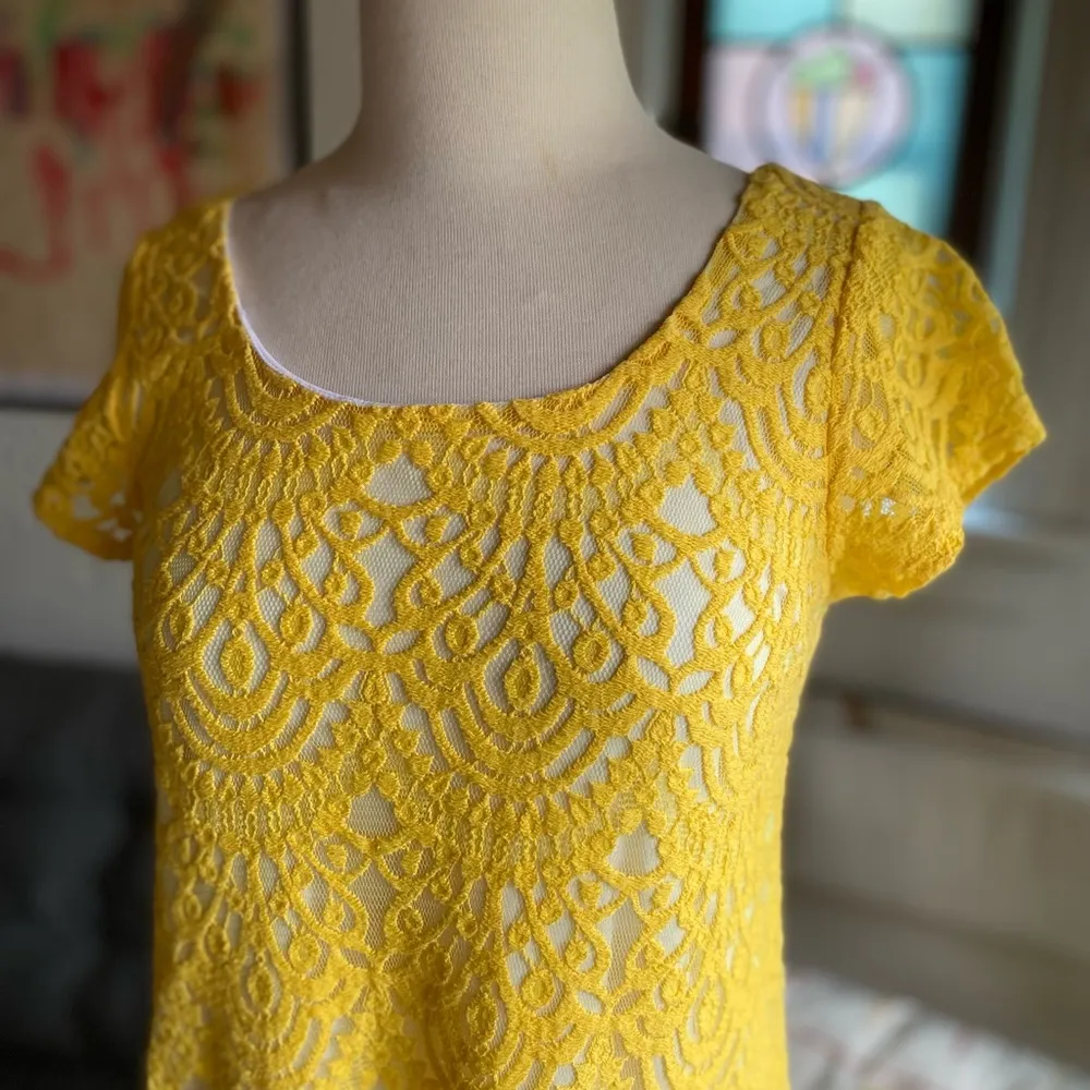 Adorable Yellow lace Socialite Brand mini dress, A-Line. Size S - Image 3