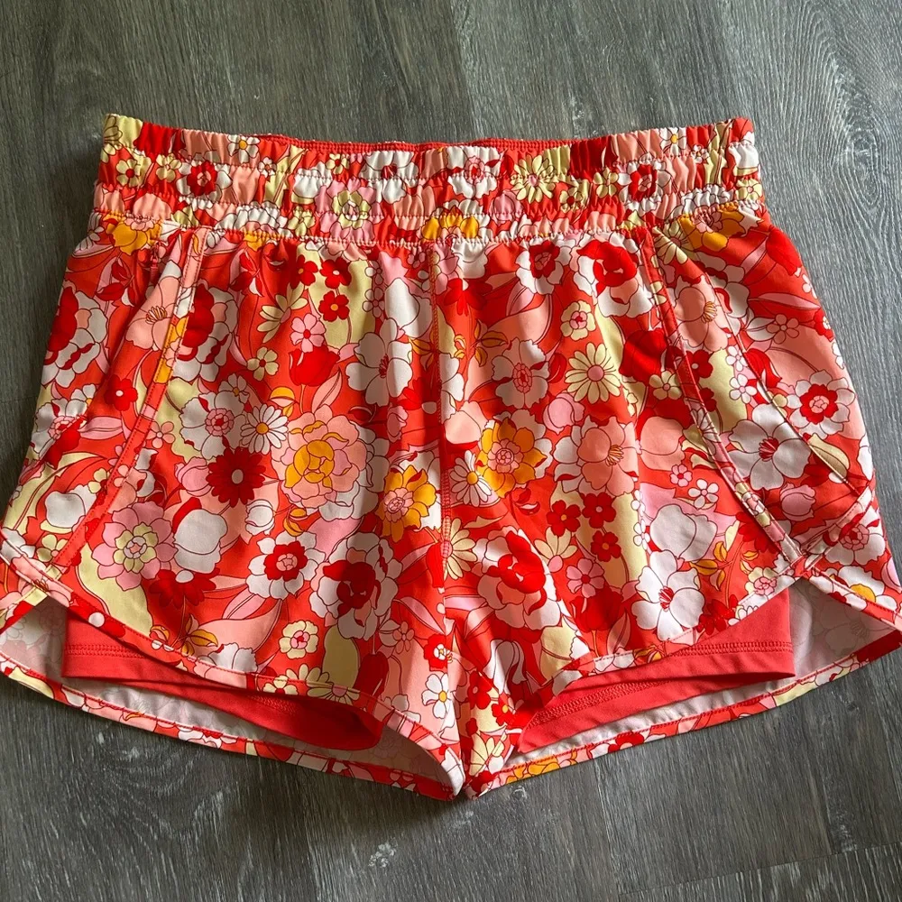 Avia Running Shorts Bright Floral Pattern Size Large (12-14) Like New! - Image 3