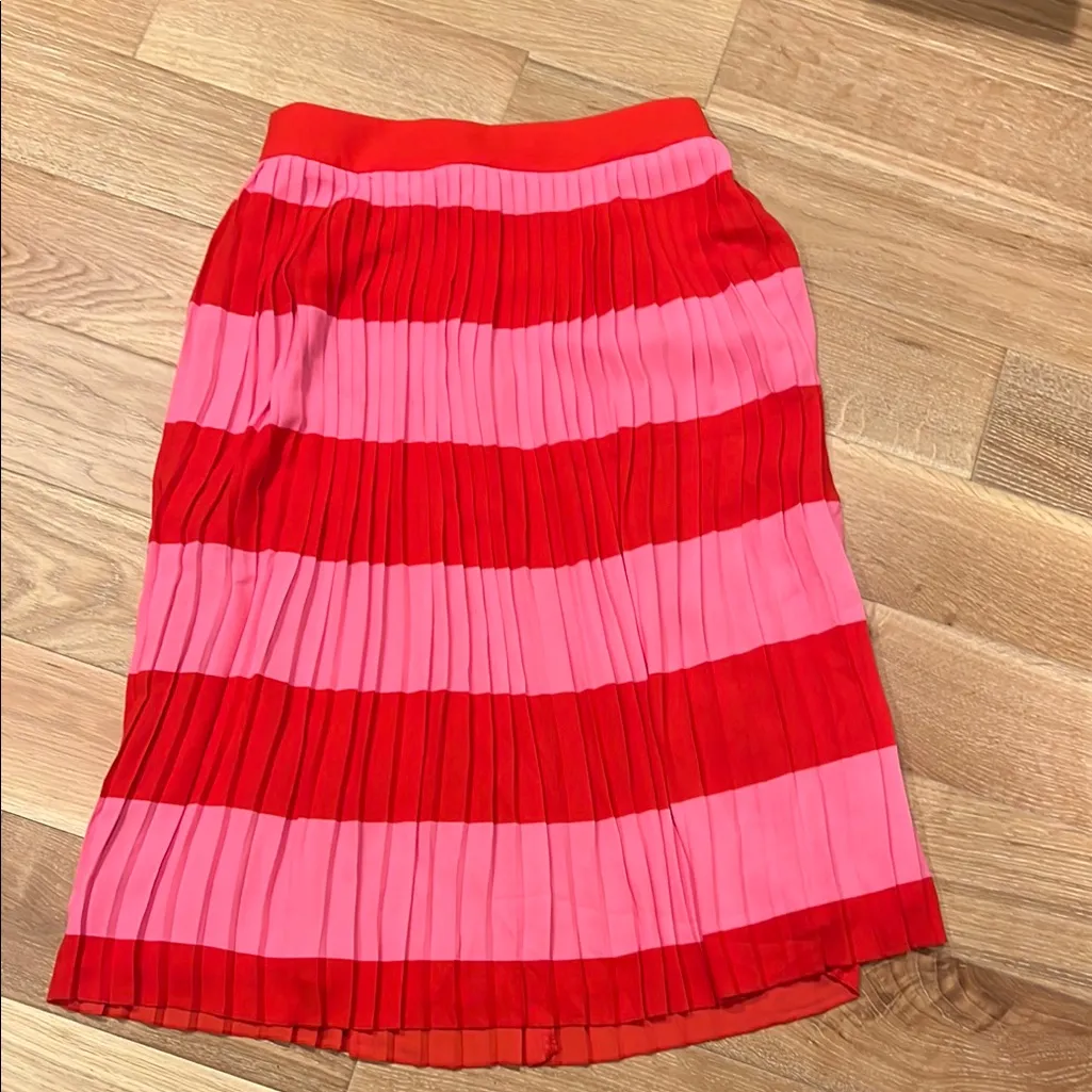 J. Crew Red and Pink A-Line Midi pleated‎ skirt size 4 - Image 2