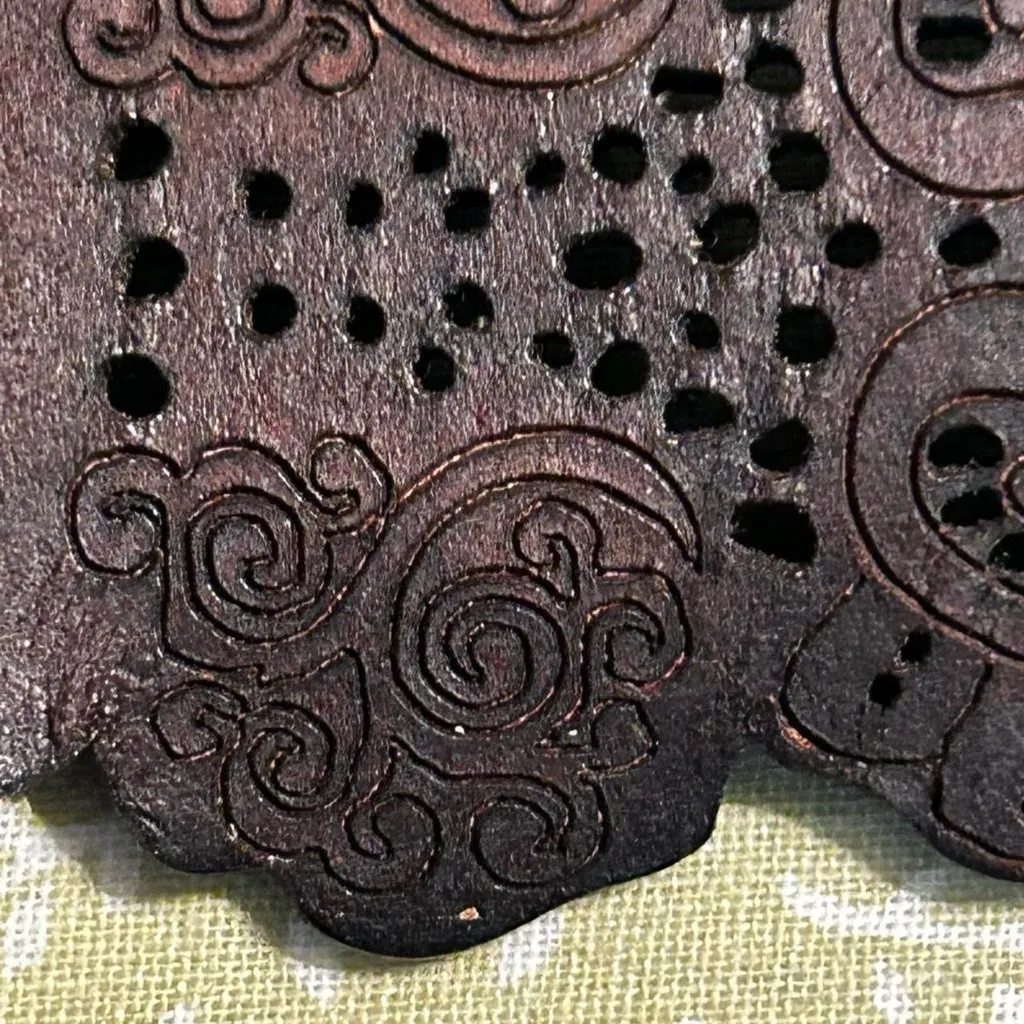 NWT Coldwater Creek Etched Scroll Dark Brown Leather Belt Size Medium 10-12, 42” - Image 8