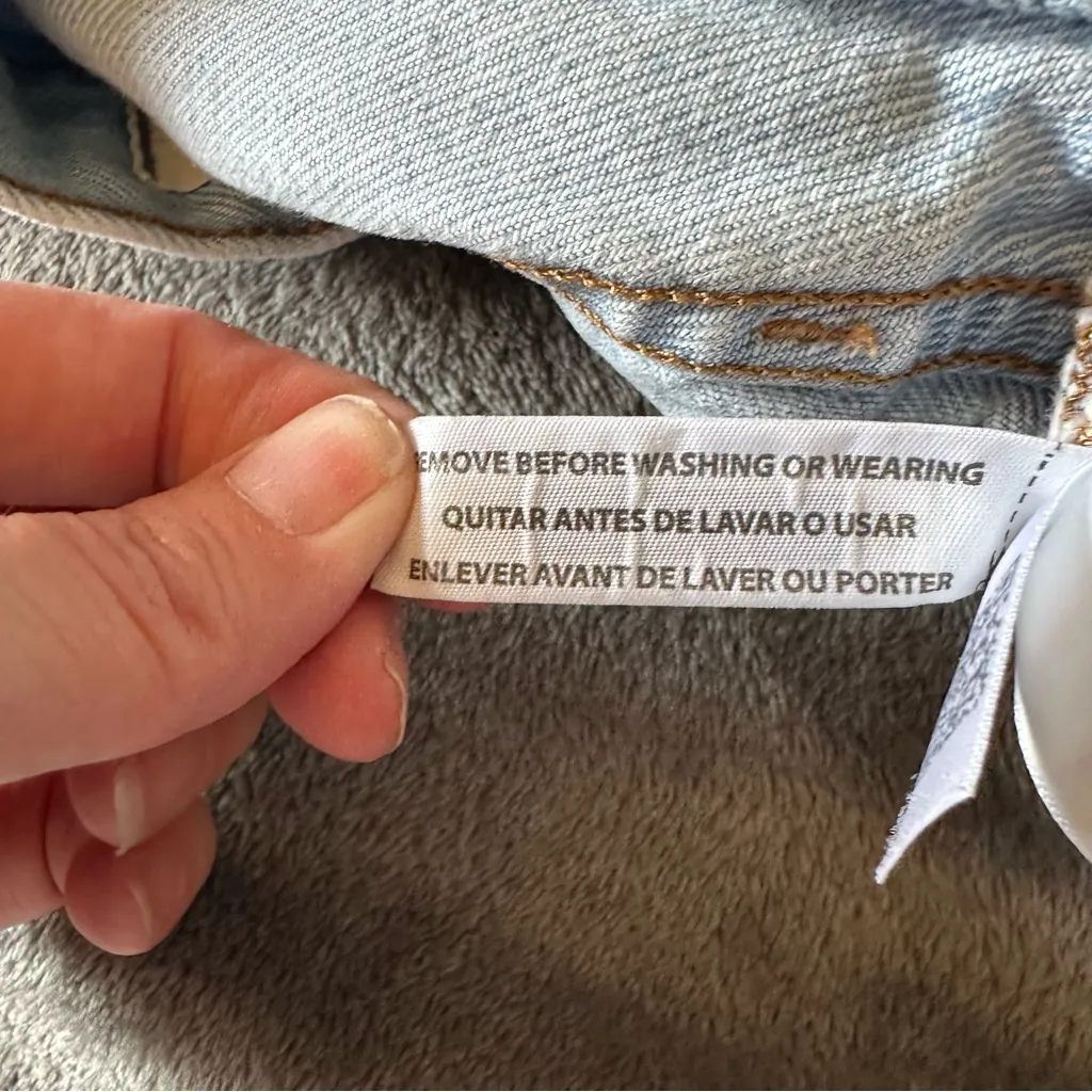 Madewell Relaxed Denim Shorts in Lemar Wash:‎ Ripped Edition Size 27 - Image 10