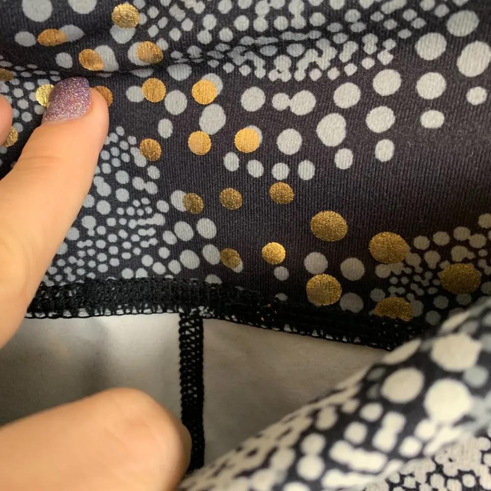 Fabletics Foiled Flurry Print Mid-Rise PowerHold® Capri - Image 5