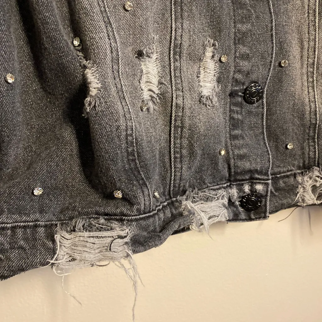 Vocal Jeans Distressed Gray Denim Jacket with Rhinestones 1XL EUC Cropped - Image 6