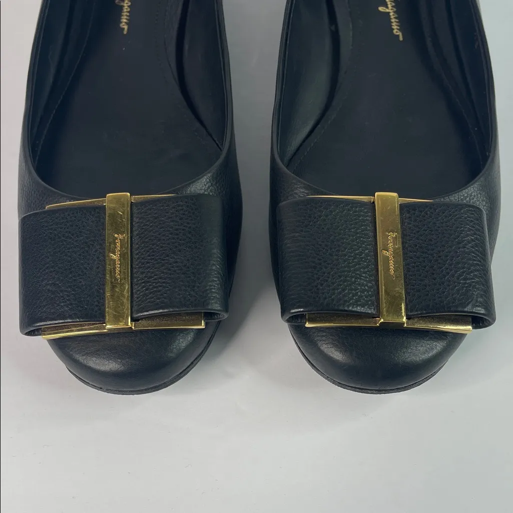 Salvatore Ferragamo Leather Ballet Flats w/ Signature Gold-Tone Bow Size 7.5B - Image 7