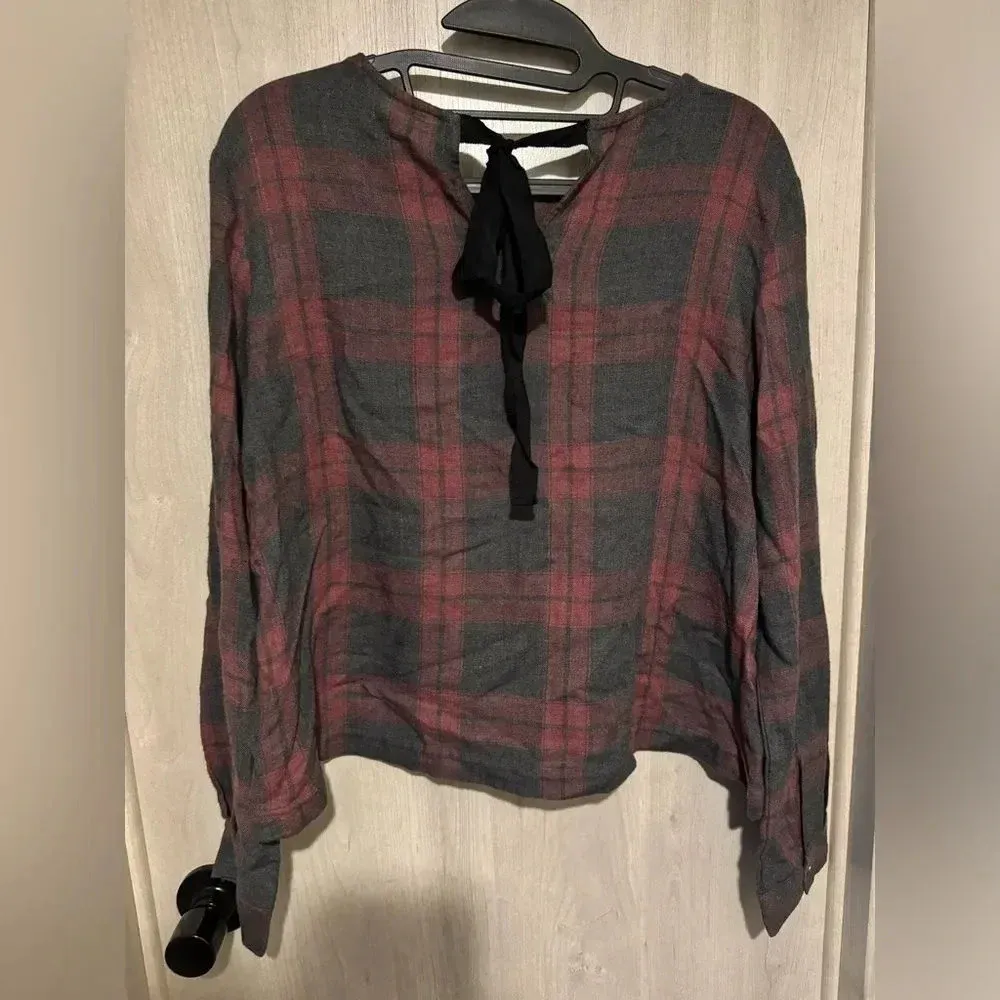 Cloth and Stone Anthropologie Red and Black Plaid Long Sleeve‎ Top W Black Bow - Image 4
