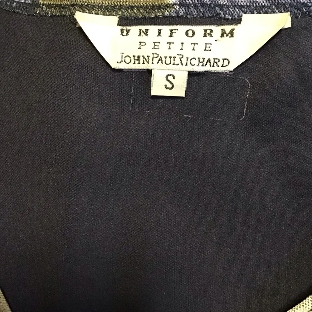 Vintage 90s vacation v neck top - Image 2