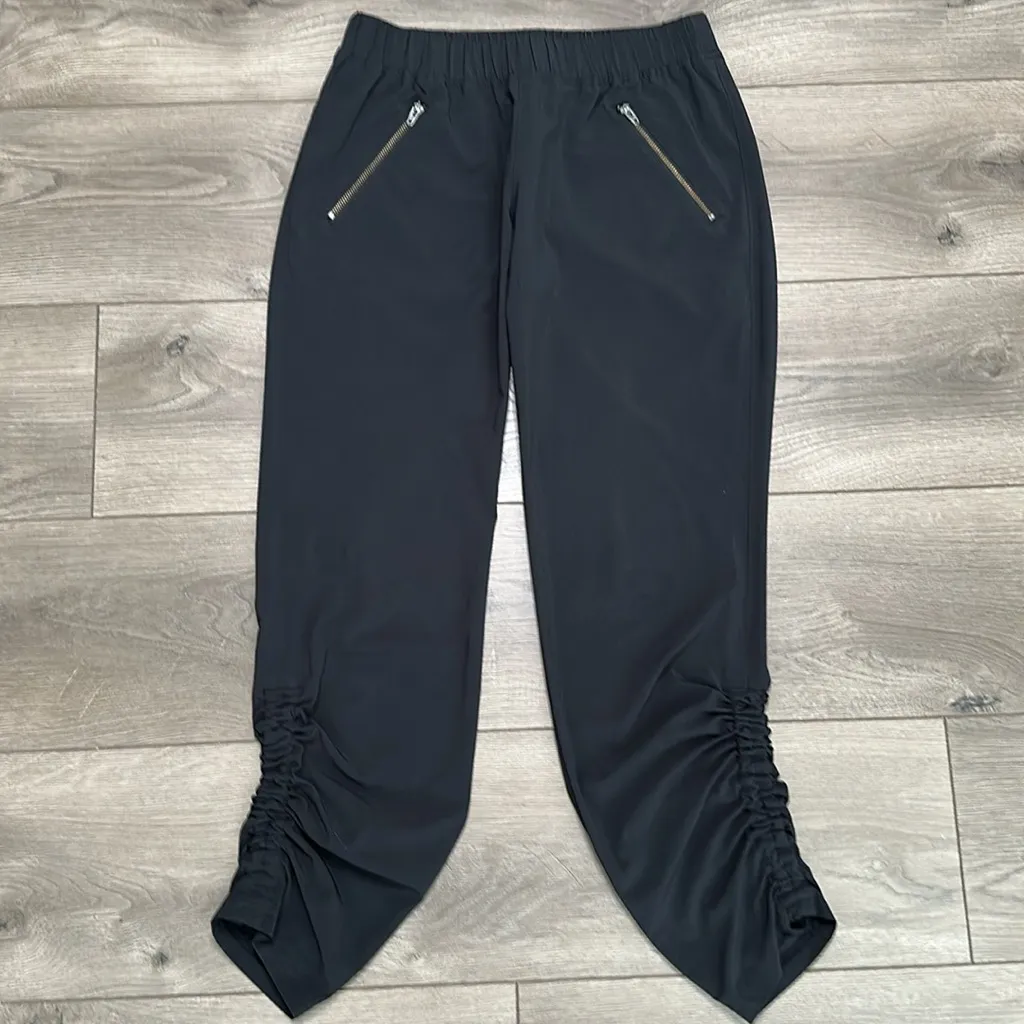 Athleta Aspire‎ Cinch Leg Black Stretch Featherweight Active Pants Size 2 - Image 3