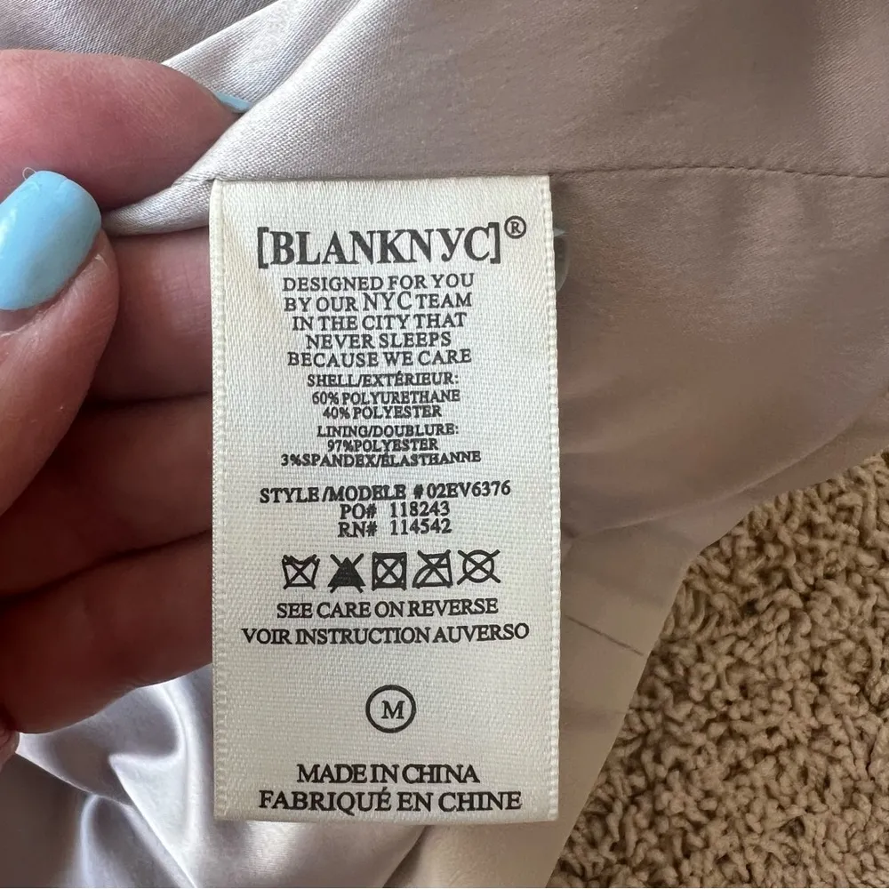 BlankNYC Faux Leather Blazer Jacket Size Medium Taupe Trendy Neutral Soft - Image 4