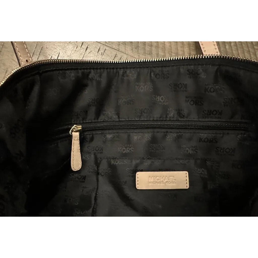 Michael Kors Handbag Black Soft Leather w/ Gold Hardware - Image 4