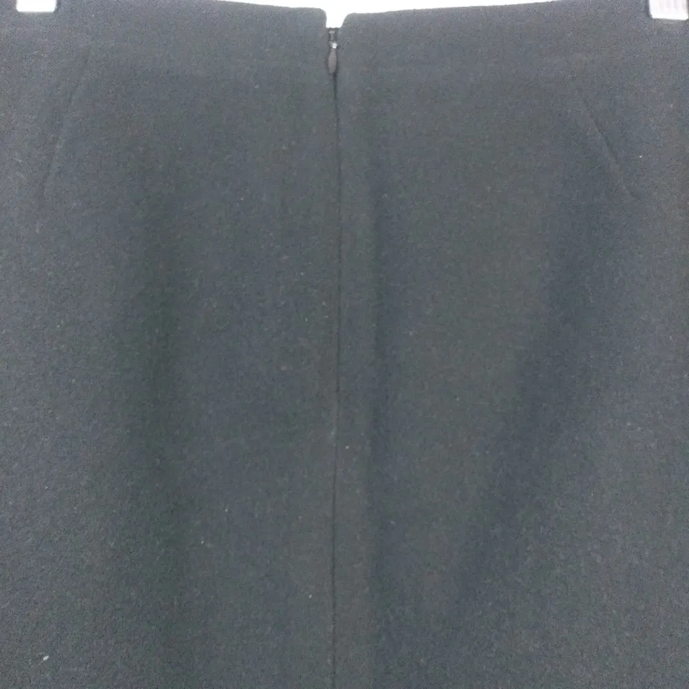 J.Crew Black Ruffle-Front Mini Skirt in Double-Serge Wool Item J6191 Size 4 - Image 4