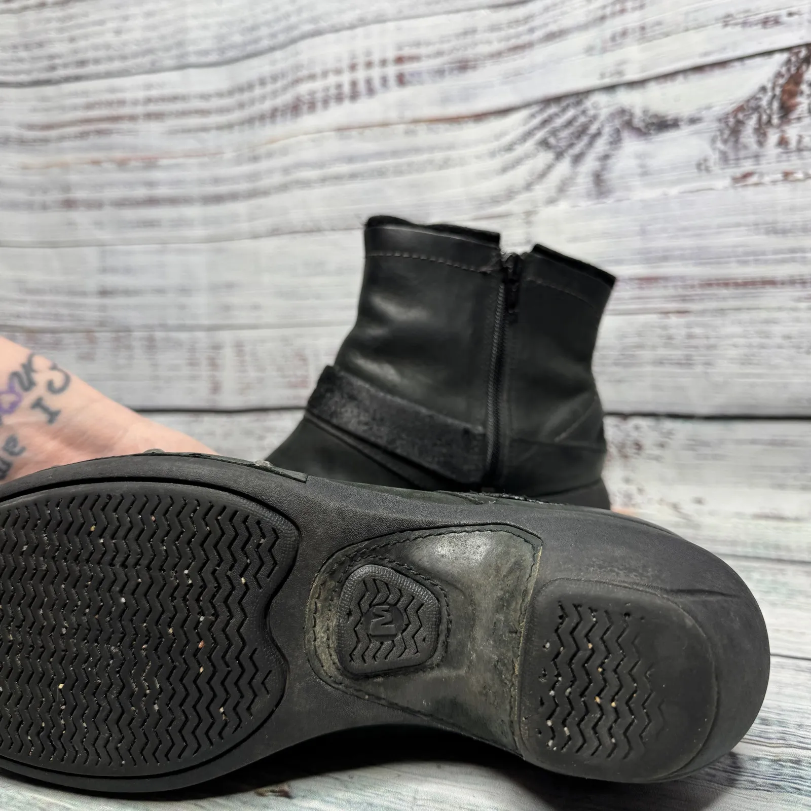 Merrell Women’s Luxe Mid Ankle Boots Black Studded 8 - Image 2