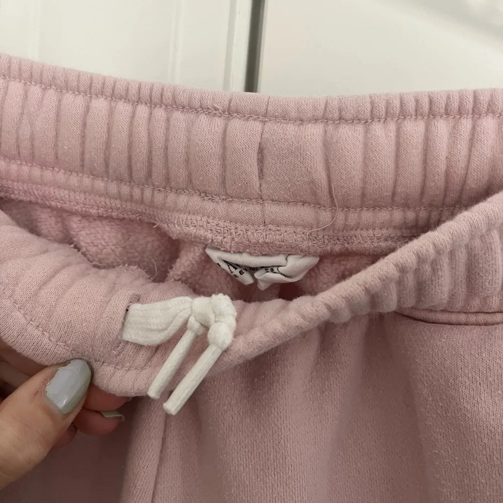 Teen Light Pink Sweatpants with Pockets and Cuffed Pant Legs - Image 3