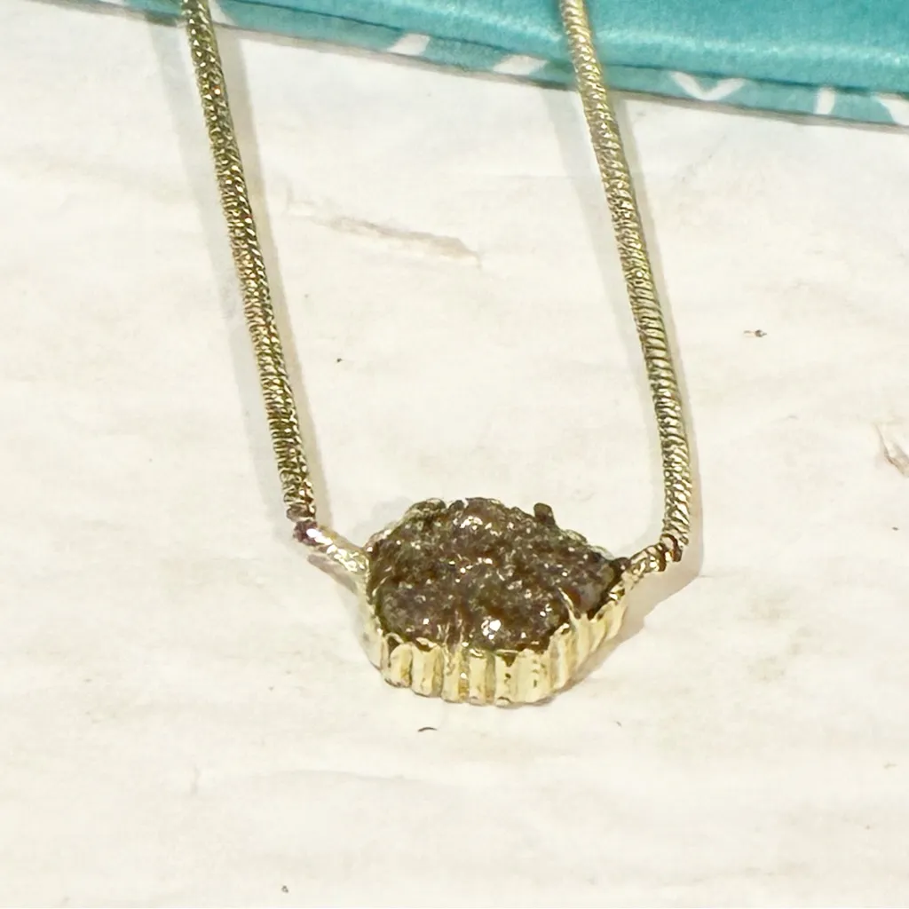 Kendra Scott‎ Mabel Pendant Necklace in Gold Tone Jewelry - Image 2