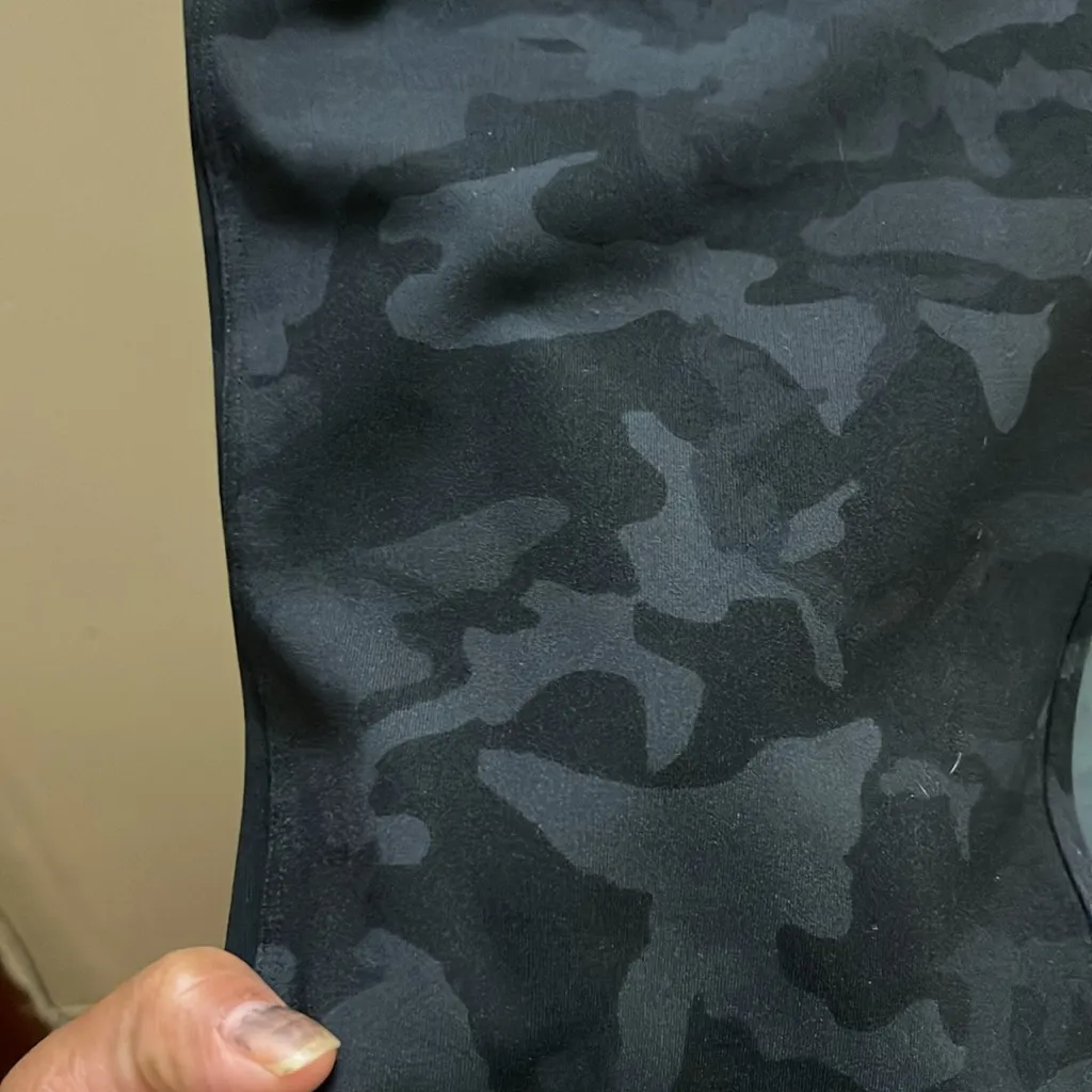 Lululemon Keep Moving Pant 7/8 High-Rise
Incognito Camo Multi Grey - Image 10