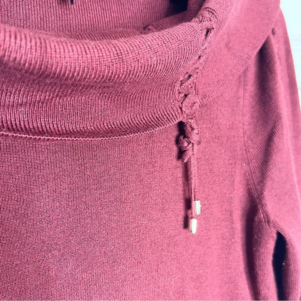WHBM Maroon Thick Cowl Neck Long Sleeve Sweater Size Medium - Image 5