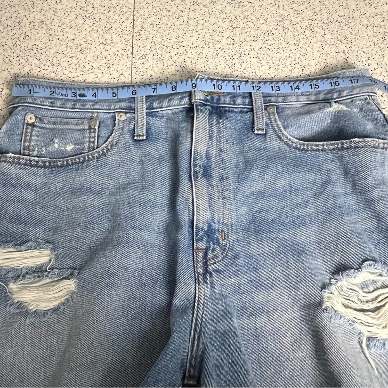 Madewell The Mom Short Distressed Denim Light Blue Jean Cotton Women’s Size 31 - Image 6