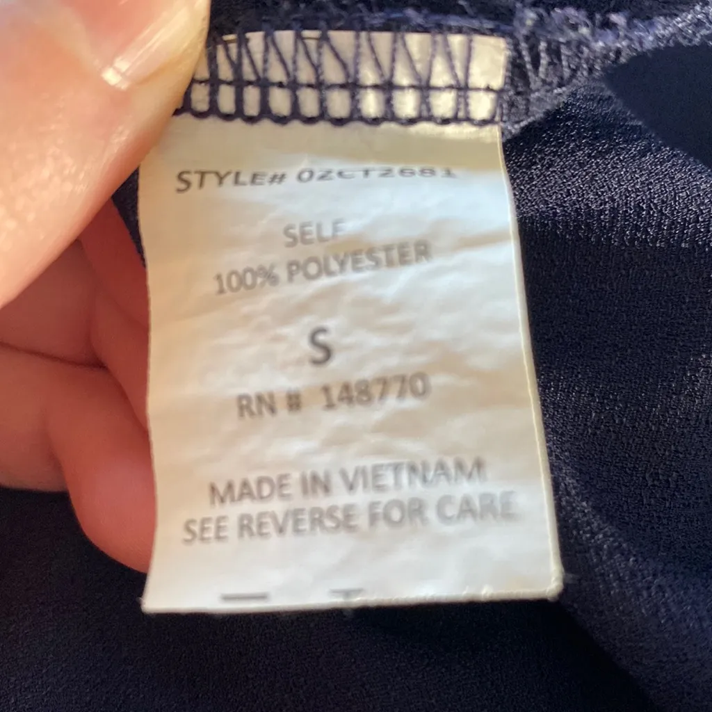 EUC Sienna Sky Navy Wrap Top, Size Small - Image 4