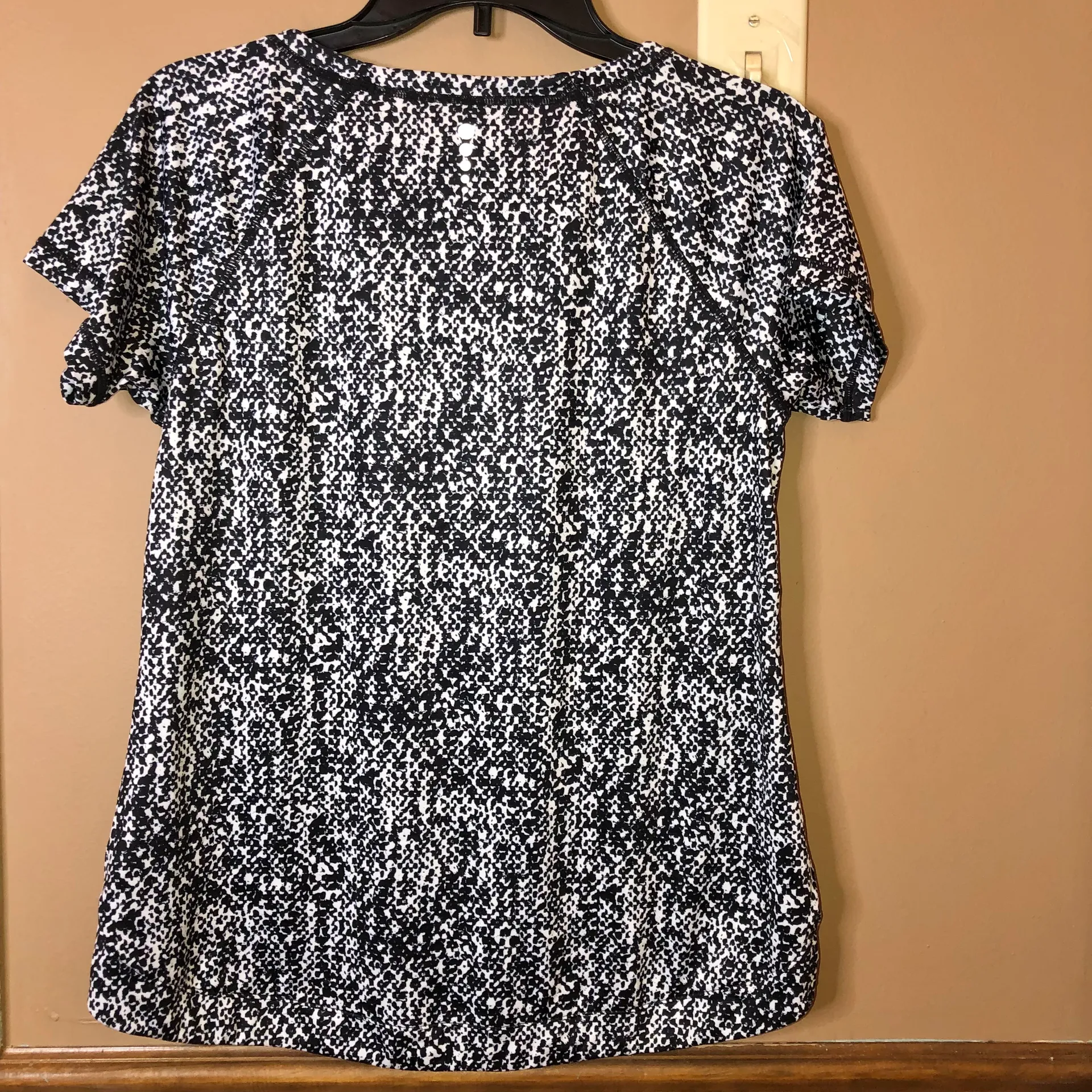 Talbots T by  Cool Slub Short Sleeve Active Tee Abstract Texture Black White S - Image 3
