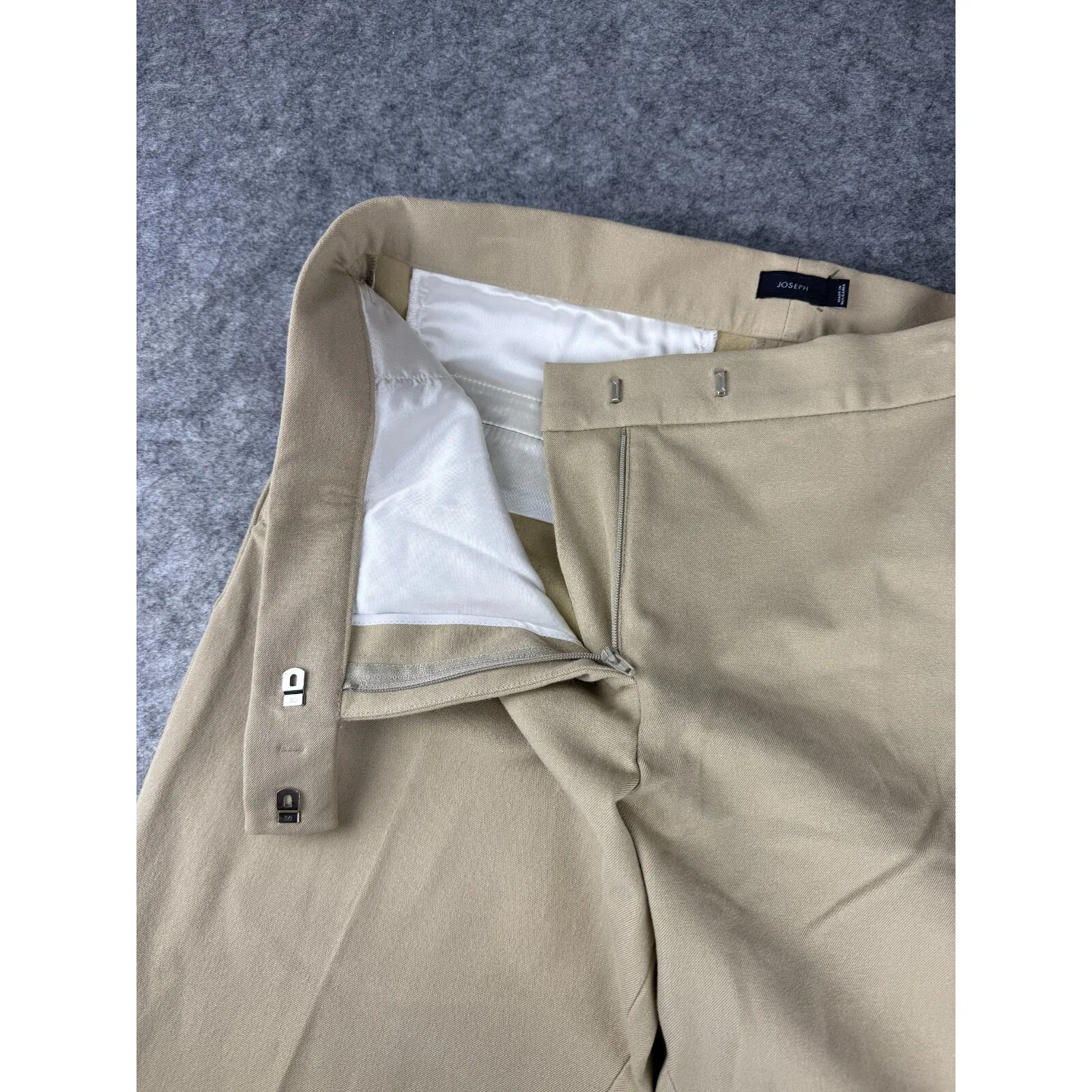Joseph Beige Wool Blend Gabardine Trousers Women's‎ 40 Made in Bulgaria Tailored - Image 5