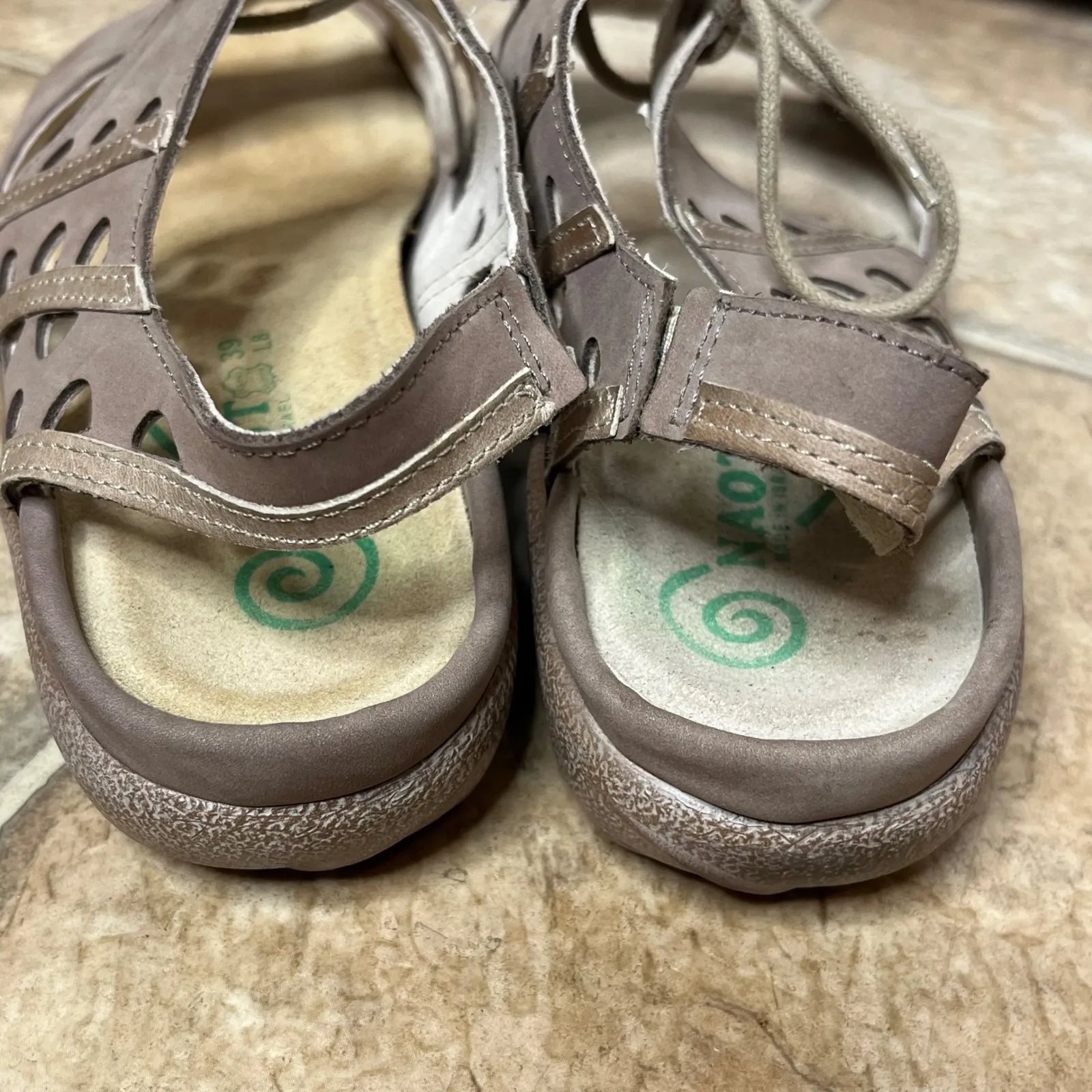 Naot Sandals Women Size 39 Taupe Leather Lace Up Comfort Flat Orthotic Tan - Image 4