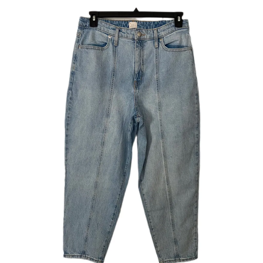 A New Day High Rise Tapered Leg Light Wash Jeans Front Seams Size 12/31R 90’s - Image 2