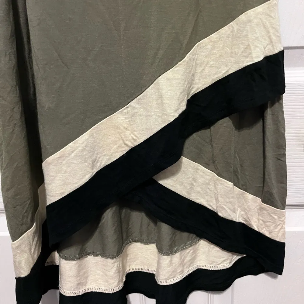 Olive and oak green sleeveless dress with beige and black uneven hem sma… - Image 2