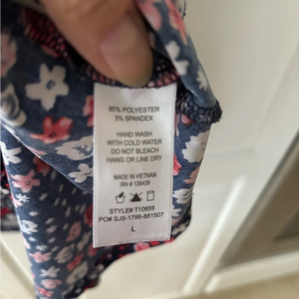 Amanda sleeveless ruffle top‎ top. Cure and comfy. Size large - Image 6