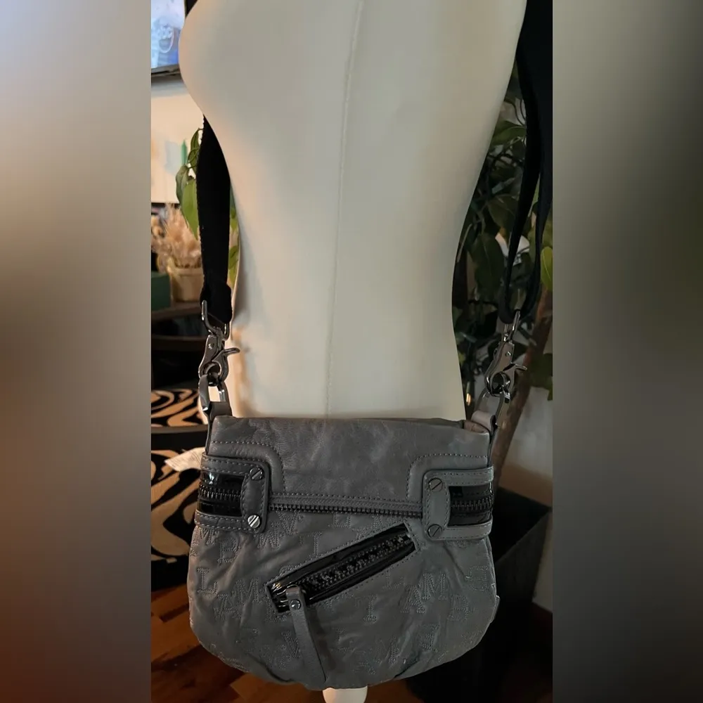 L.A.M.B. | ladies Gwen Stefani designer hobo handbag. - Image 16