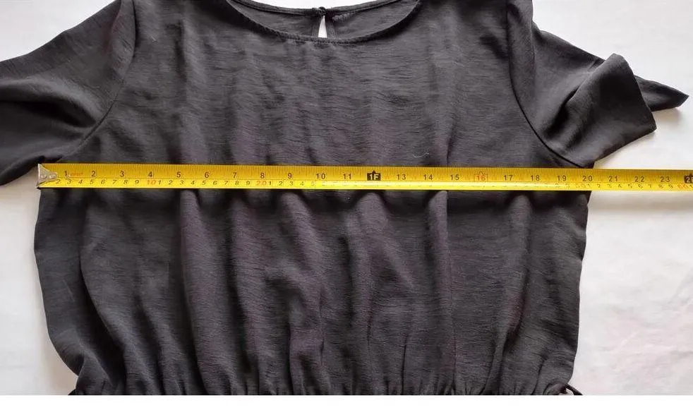 Short Sleeves Tiered Open Back Jumpsuit shorts Black romper size Large - Image 9