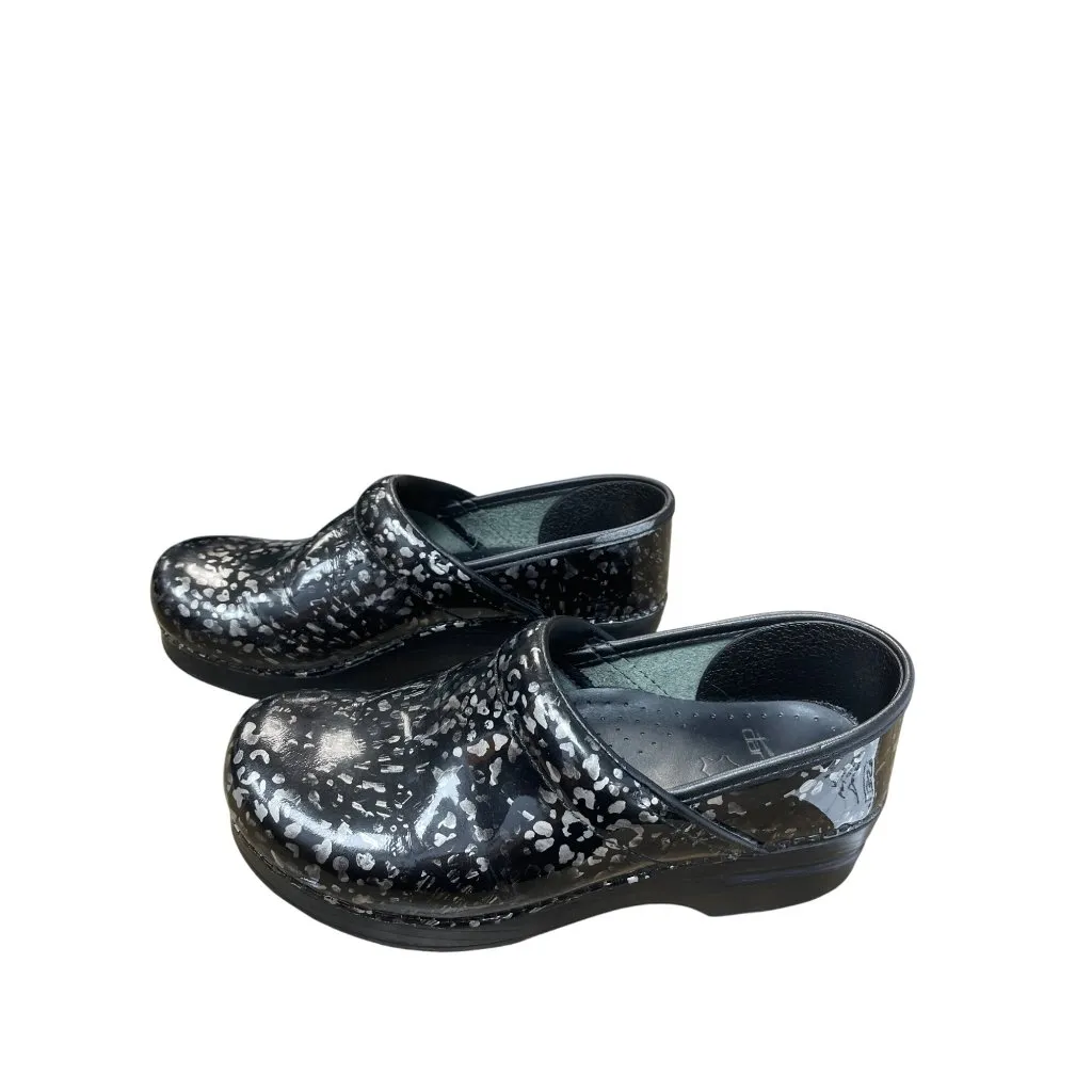 Dansko Womens black gray Professional Clogs Mules nursing shoes size 38/7.5 SKU - Image 3
