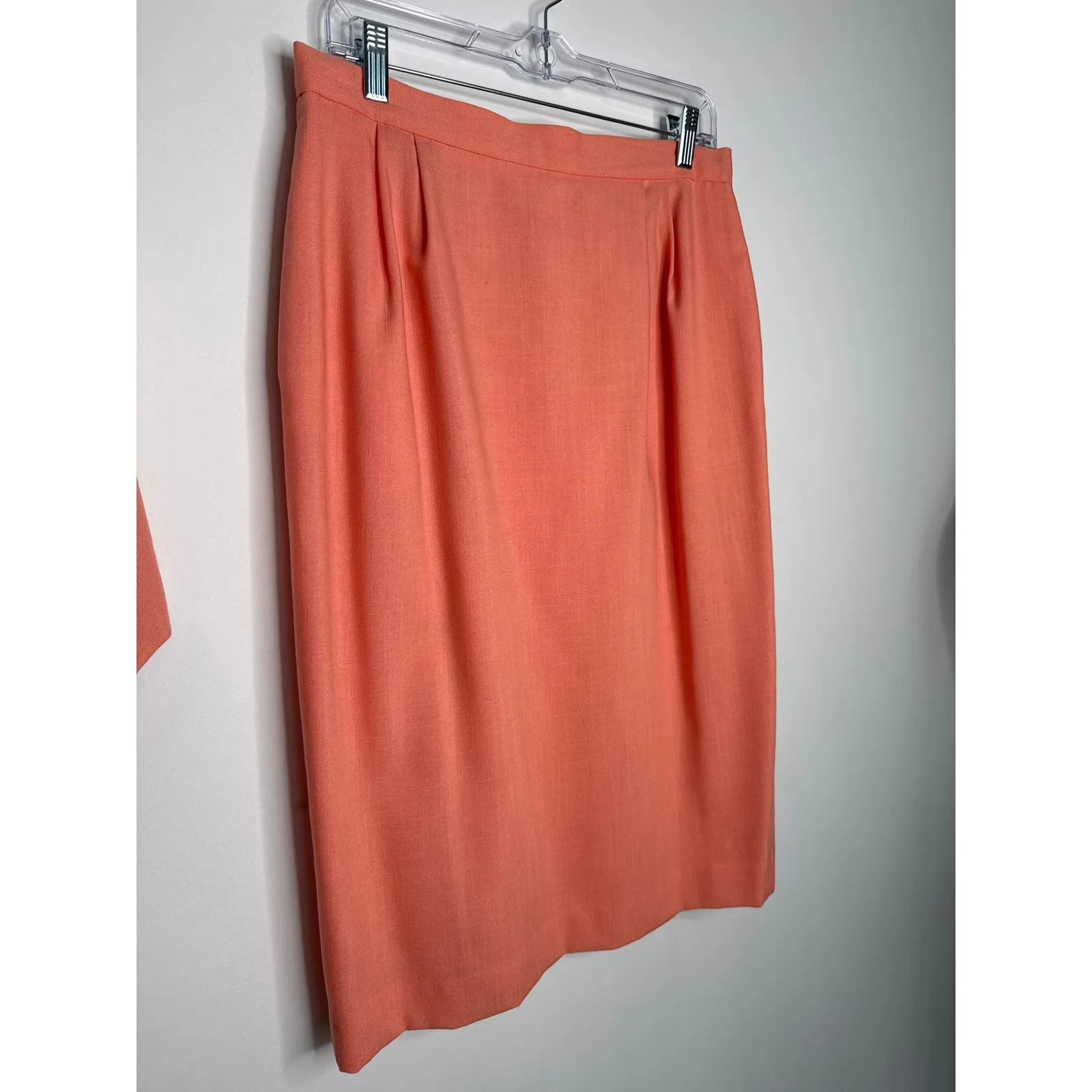 1980s Oleg Cassini peach two piece skirt suit size 10 - Image 13