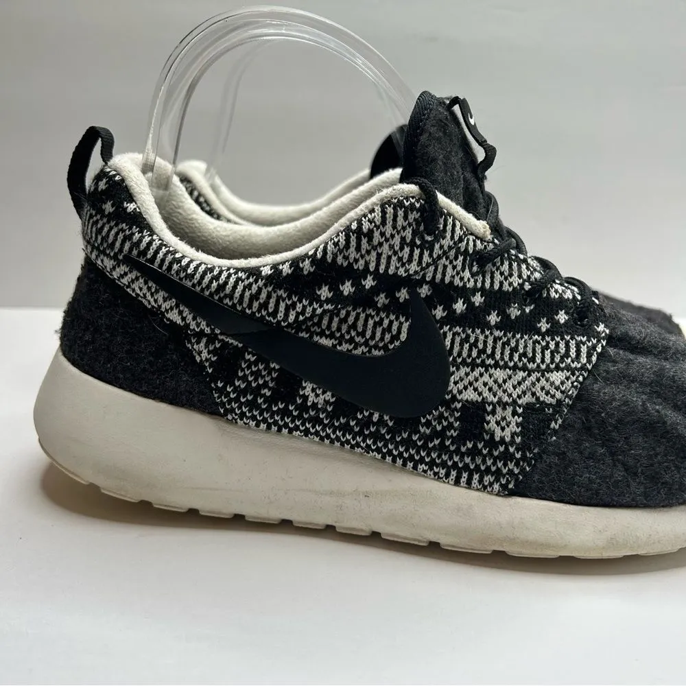 Nike Roshe One Winter Print Shoes Women's sz 8.5 Black 685286-001 Fair Isle Knit - Image 4