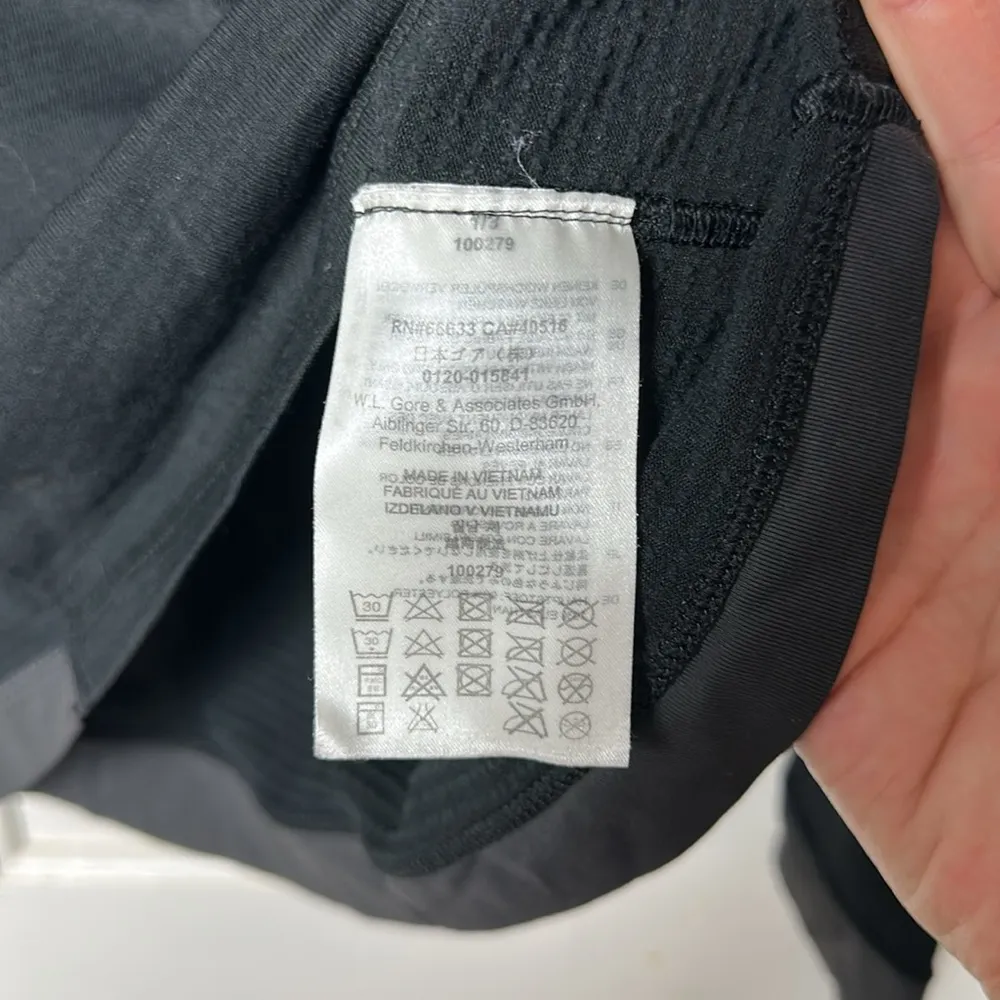 GORE Black Long Sleeve Pullover Quarter Zip Size Medium - Image 4