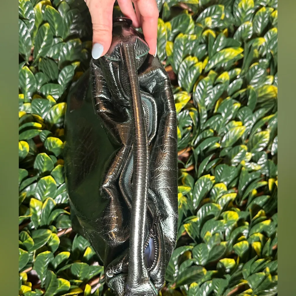 HVISK Green Metallic Handbag - Image 4