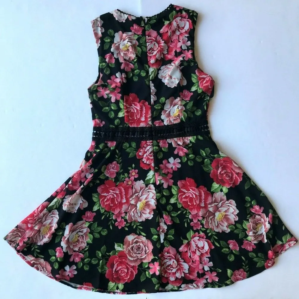 Disney Princess Floral Sleeveless Dress Small NWOT Back Zip Fit Flare Cr… - Image 11