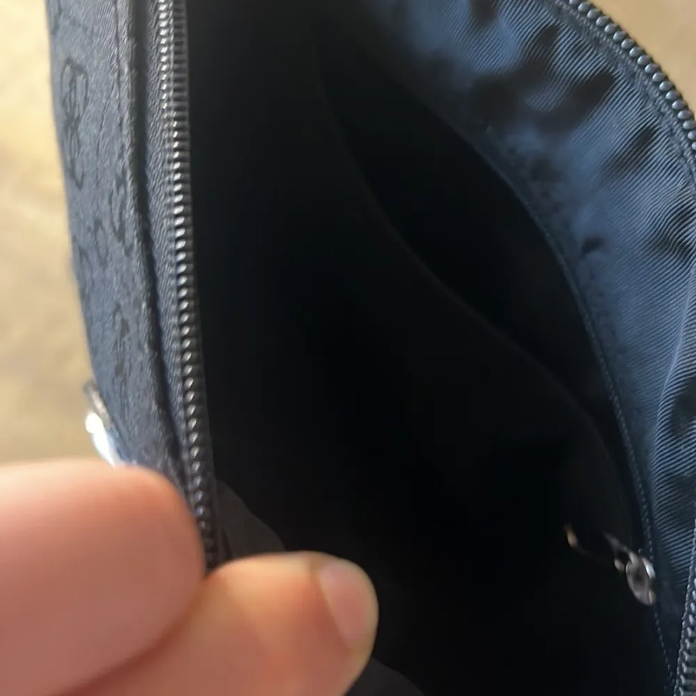 Vintage Guess Black Monogram Shoulder Bag - Image 3