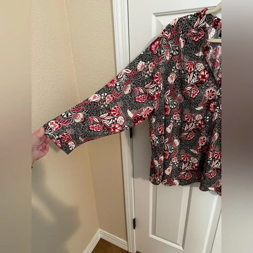 Lane Bryant Gathered Ruffle V Neck Popover Shirt Red Multi Floral Size 22/24 3X - Image 5