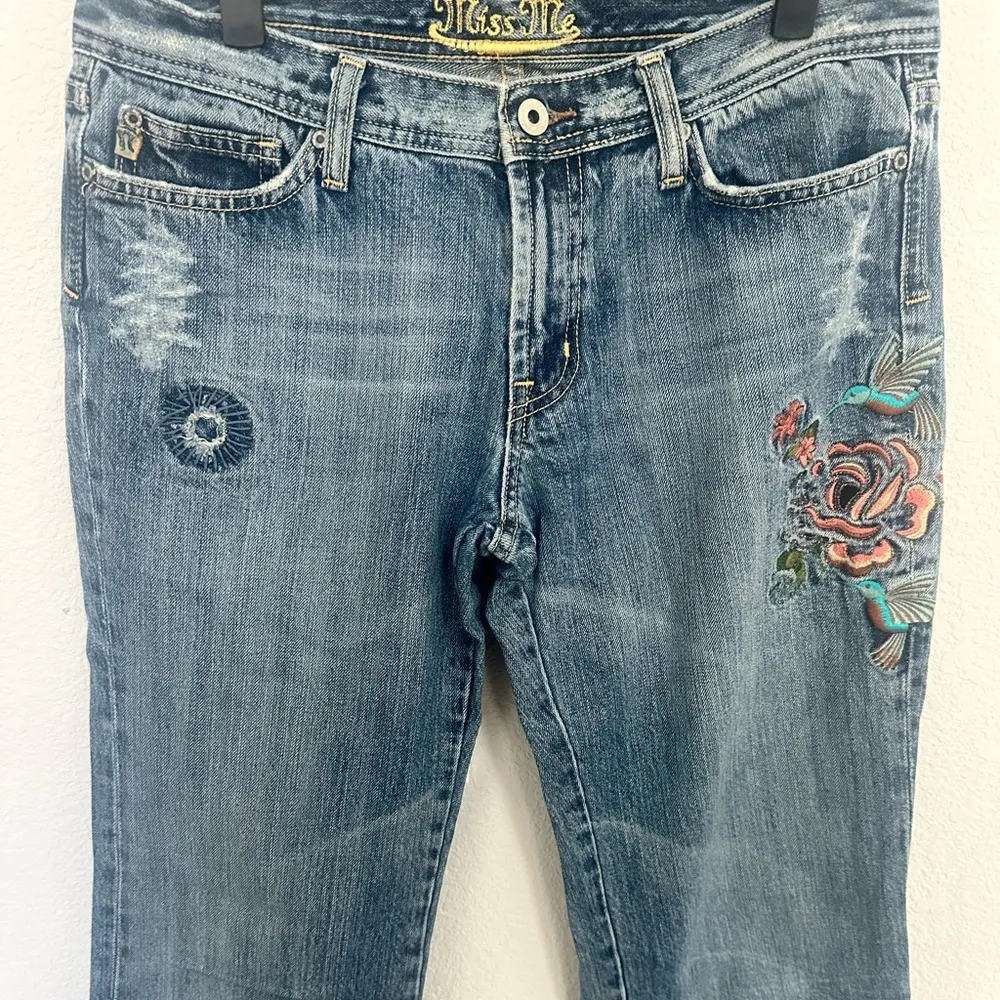 Miss Me Jeans Marilyn Bootcut Embroidered Roses Hummingbirds Size 31 - Image 3