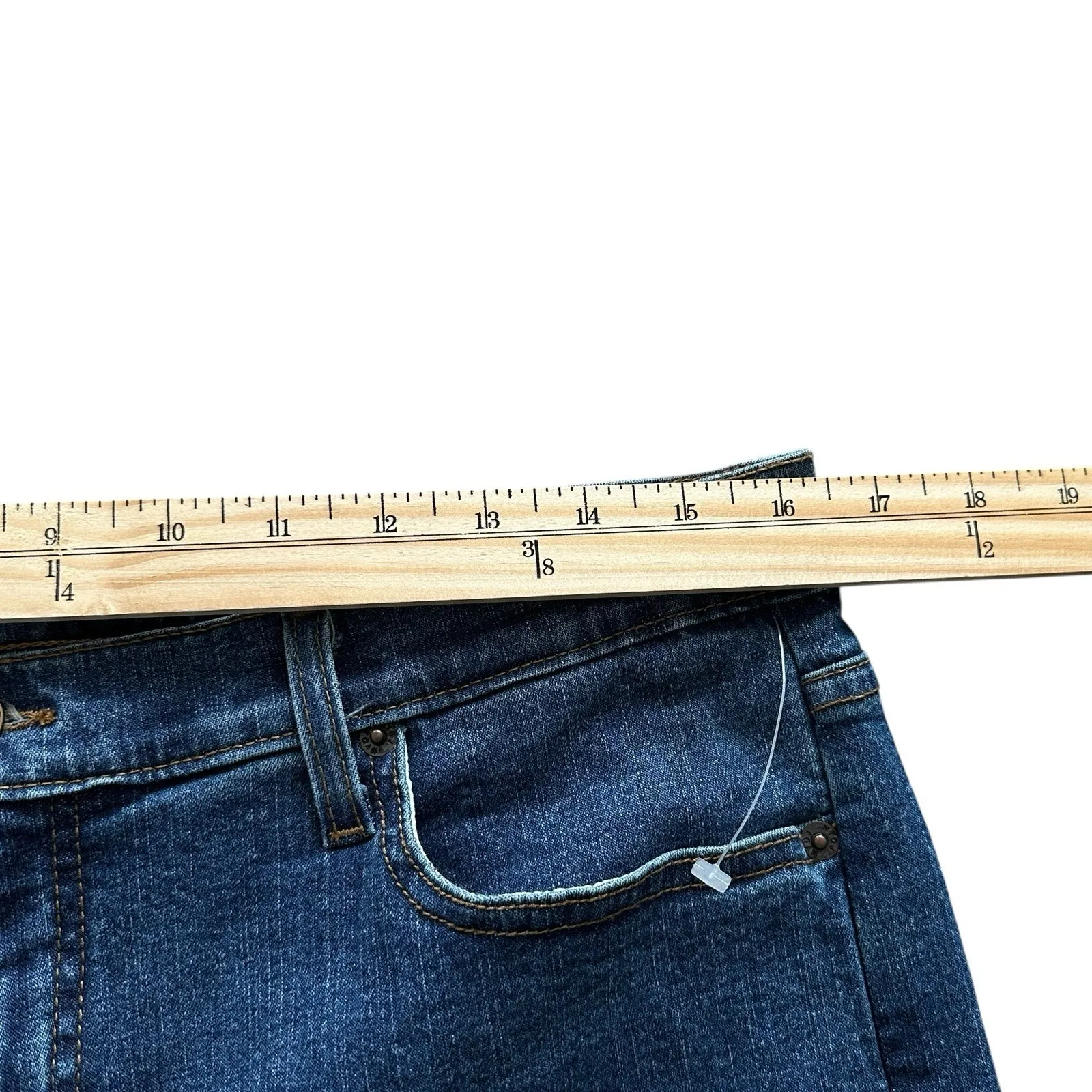 NYDJ Tummy Tuck Jeans Women's Size 16 Made in USA Cropped Denim Straight Leg‎ - Image 11