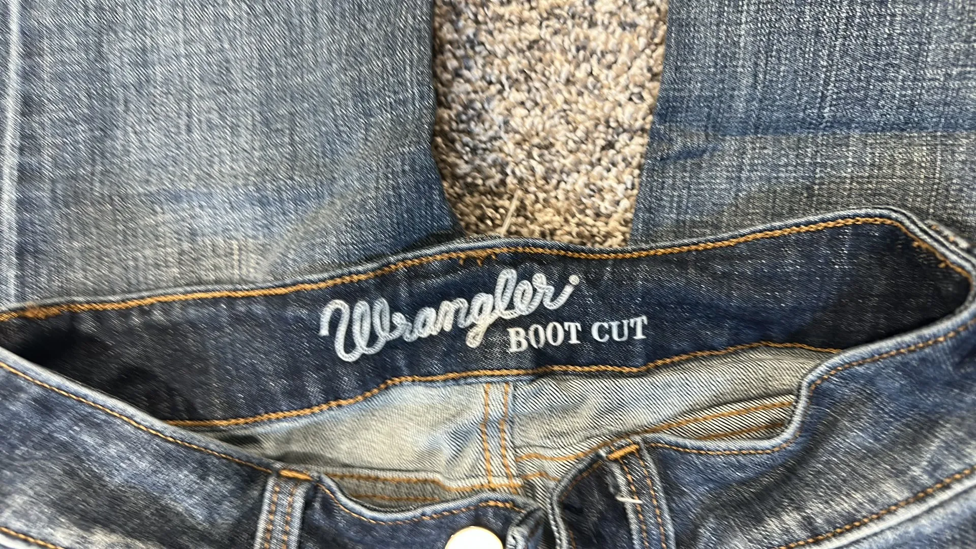 Wrangler Bootcut Jeans Women’s - Image 3