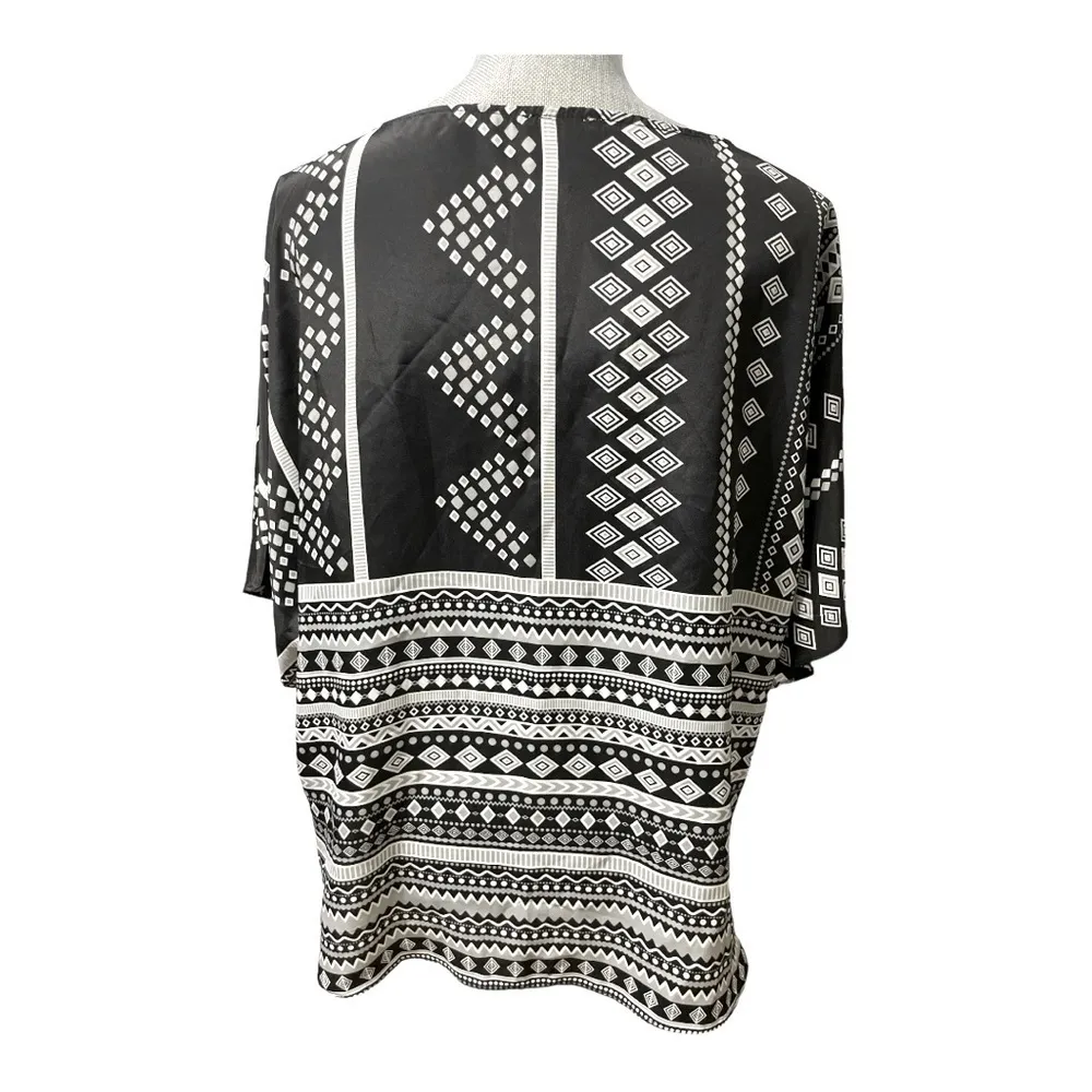 Eci New York Womens Blouse Tunic Top
Sz M Tribal print - Image 4