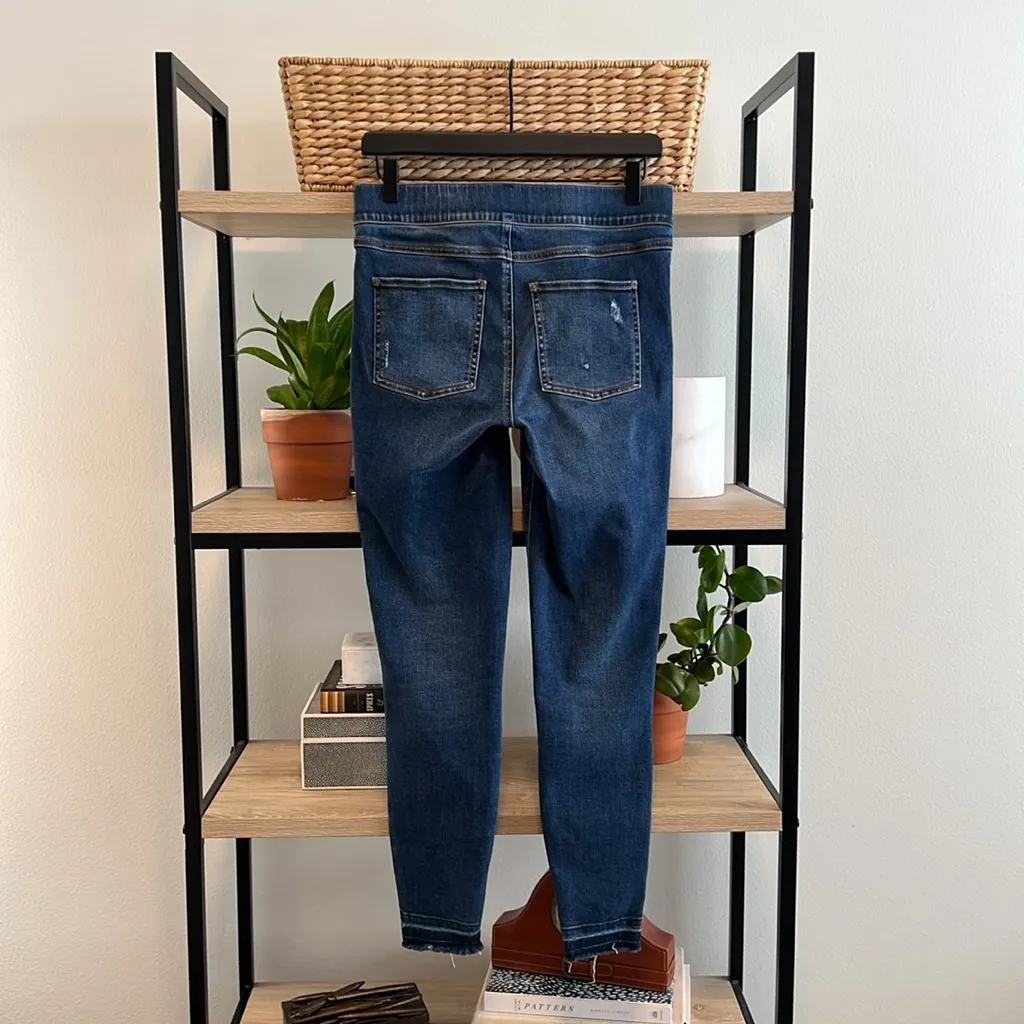 Spanx Pull On Mid-Rise Distressed Jean Raw Hem Jegging, Medium - Image 8