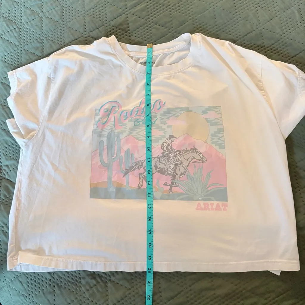 Like New Ariat White Rodeo Graphic Tee - Image 6