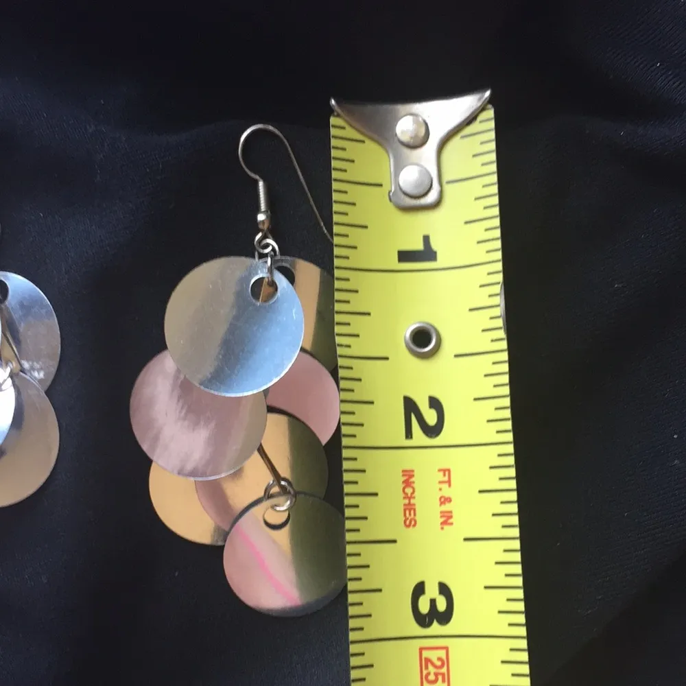 Sparkly dangle earrings!! Silver - Image 4