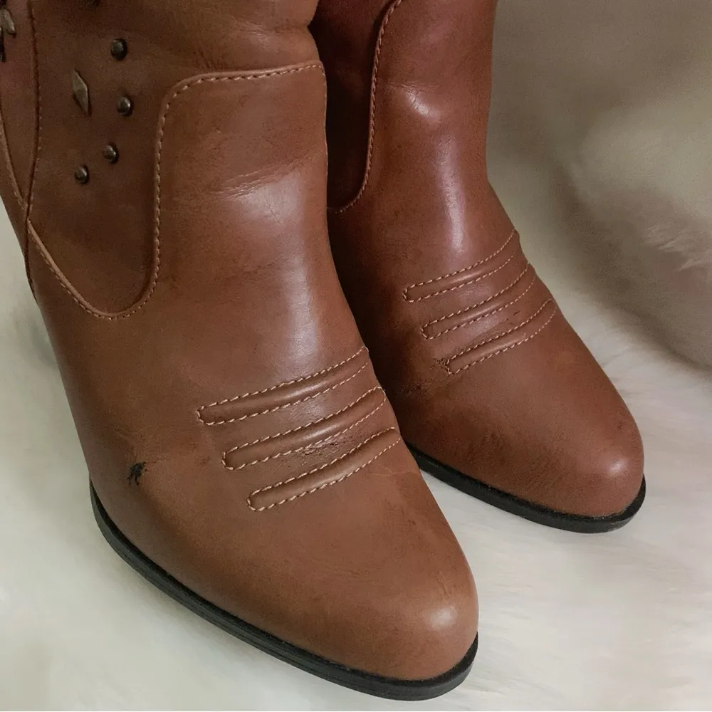 PREDICTIONS Sheriff 90s Southwestern Studded Ankle Boot Size 9 W Camel - Image 6